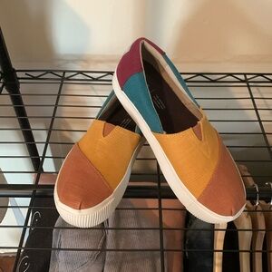 TOMS Platform Limited Edition US8